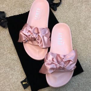 Fenty x Puma Bow Slides in Pink